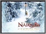 The Chronicles Of Narnia, latarnia, dziewczynka, choinki, zima, napis