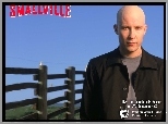 Tajemnice Smallville, Michael Rosenbaum, płot, łysy