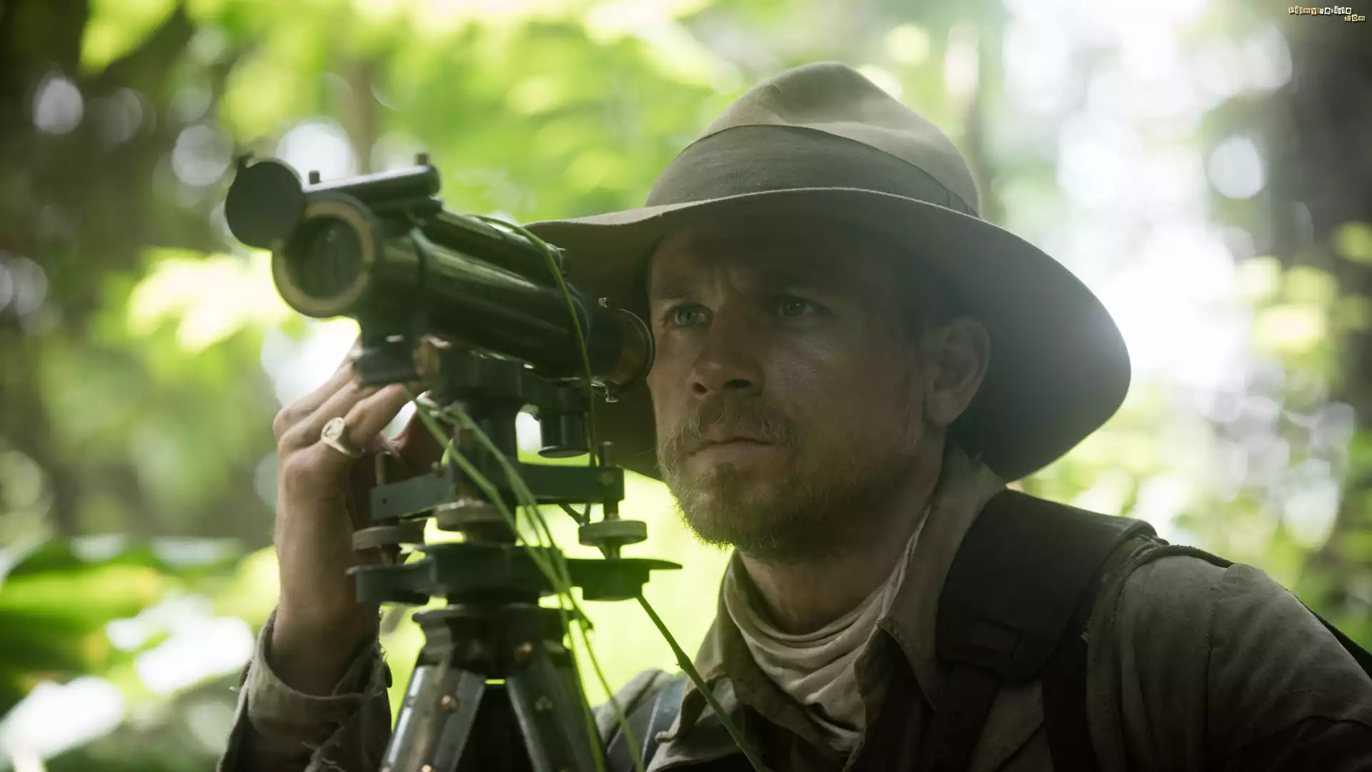 Film, Zaginione miasto Z, The Lost City of Z, Aktor, Charlie Hunnam, Dżungla, Kapelusz, Luneta