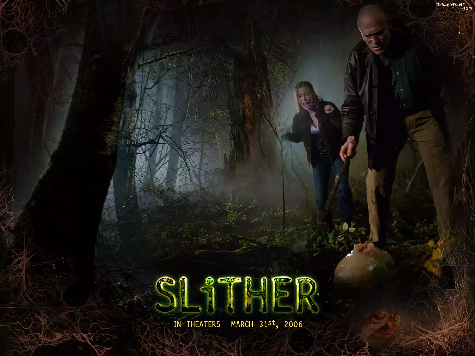Slither, las, ludzie, mgła, ciemno
